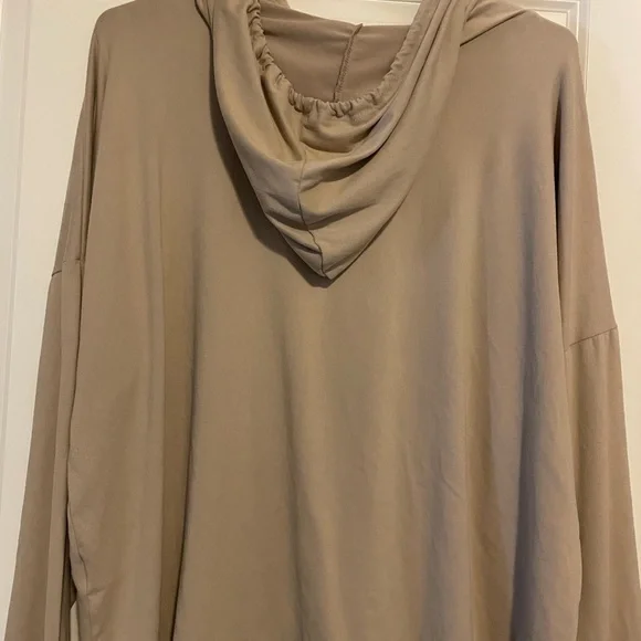Talulah women’s drop shoulder shirt Tan super soft barely worn 2x - Picture 3 of 4